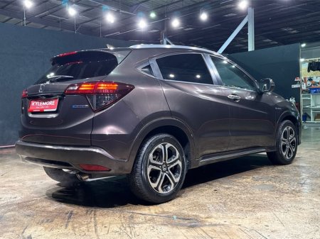 2019 Honda Vezel 1.5 HYBRID SUV - BROWN LEATHER INTERIOR - FACTORY ALLOYS - PADDLE SHIFT - CRUISE CONTROL - REAR CAMERA €20,950 thumbnail