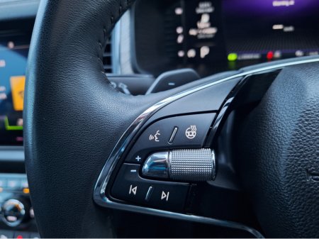 2023 Skoda Kodiaq 7S STYLE 2.0 TDI *High Spec/Black Leather/Heated Seats/Keyless Entry/Camera/Ambient Lighting* €43,950 thumbnail