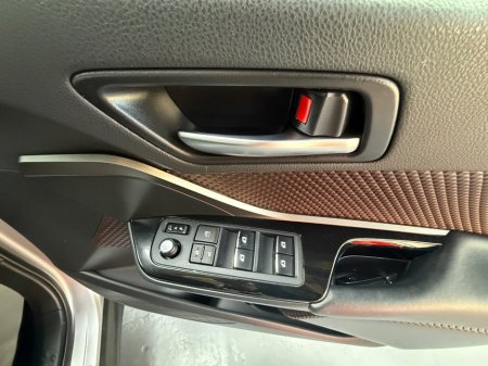 2017 Toyota C-HR - thumbnail 22