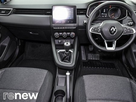 2022 Renault Clio Dynamique TCe 90 €15,990 thumbnail