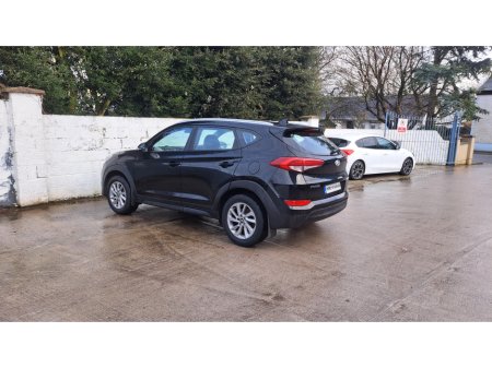 2017 Hyundai Tucson SE BLUE DRIVE 2WD CRDI €13,000 thumbnail
