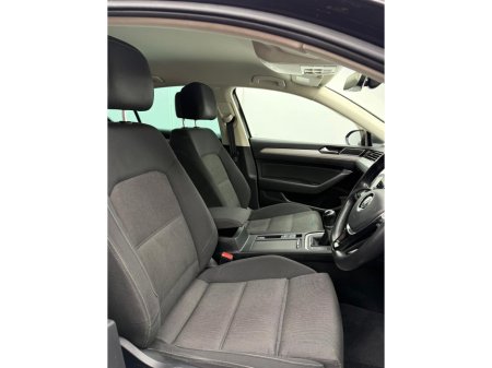 2018 Volkswagen Passat 1.6 TDI 120HP Comfortline €14,950 thumbnail