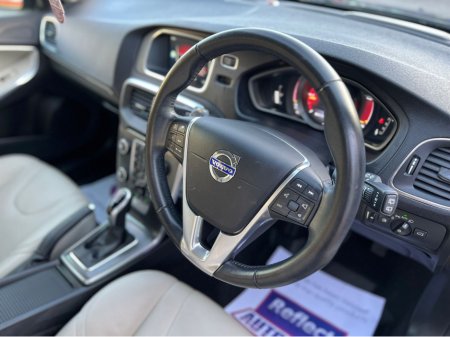 2016 Volvo V40 == AUTO//FULL LEATHER//LOW KMS//LIKE NEW== €14,950 thumbnail