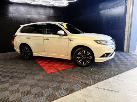 2016 Mitsubishi Outlander - thumbnail 5