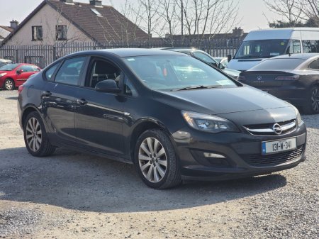 2013 Opel Astra - thumbnail 1