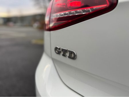 2017 Volkswagen Golf GTD 2.0 MANUAL *FULL SERVICE HISTORY* €18,995 thumbnail