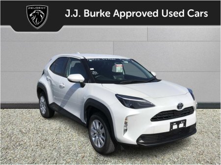 2024 Toyota Yaris - thumbnail 1