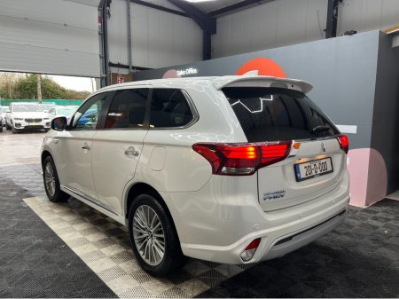 2020 Mitsubishi Outlander €23950! 2020 MITSUBISHI OUTLANDER PHEV G PLUS PACKAGE 2.4 AUTOMATIC / CRUISE CONTROL / 360° PARKING CAMERA / ELECTRIC HEATED SEATS / HEATED STEERING WHEEL / PADDLE SHIFTERS €23,950