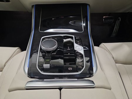 2026 BMW X5 xDrive50e M Sport thumbnail