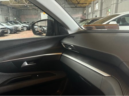 2019 Peugeot 3008 - thumbnail 10