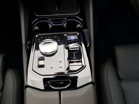 2025 BMW i5 - thumbnail 10