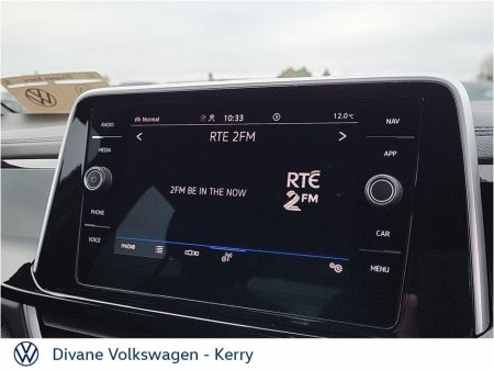 2025 Volkswagen T-Roc AUTO R-LINE 75 1.5 TSI PETROL 150 BHP €39,950 thumbnail