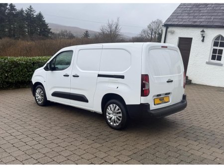 2022 Peugeot Partner 1.5 BLUE HDI 100 LONG BODY 6.2 €13,750 thumbnail