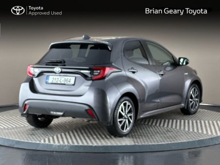 2021 Toyota Yaris LunaSport Hybrid €19,950 thumbnail