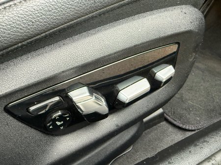 2022 BMW 5 Series 530e M Sport thumbnail