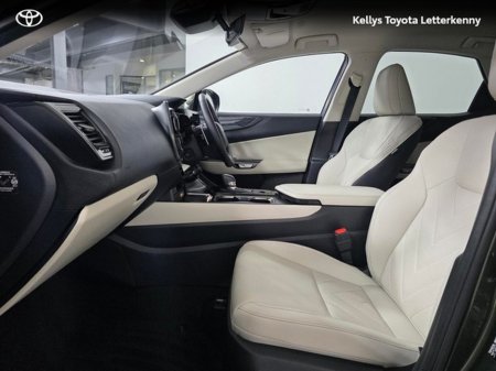 2025 Lexus NX 300 h - thumbnail 6