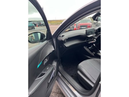 2023 Peugeot 208 - thumbnail 8