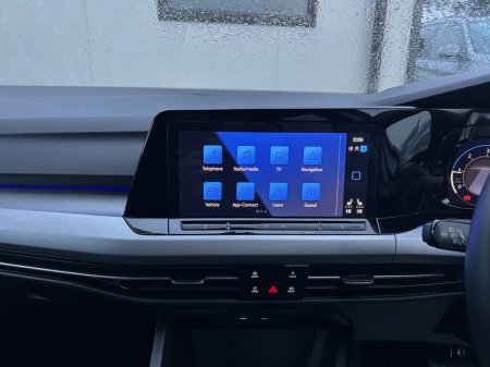 2024 Volkswagen Golf Volkswagen Golf Style DSG 2.0 TDI 2024 €30,950 thumbnail