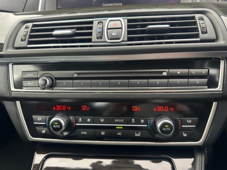 2017 BMW 5 Series - thumbnail 18