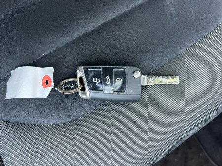 2017 Volkswagen Golf DBA-6RCJZ €16,500 thumbnail