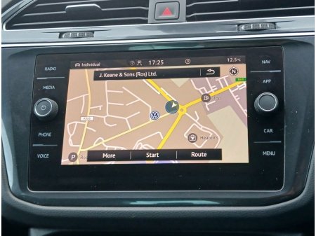 2023 Volkswagen Tiguan - thumbnail 17