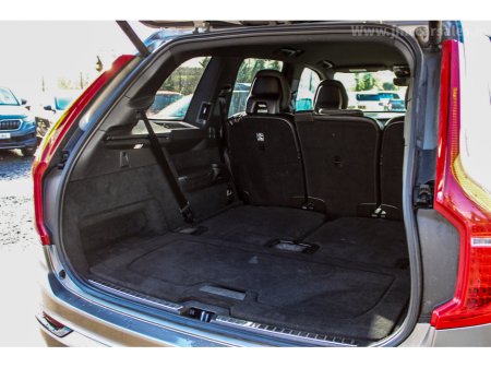 2021 Volvo XC90 RECHARGE PHEV T8 (390hp) R-Design AWD €49,995 thumbnail