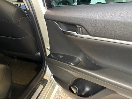 2020 Toyota Camry - thumbnail 5