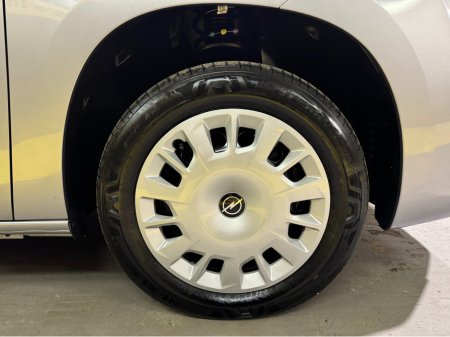 2024 Opel Combo SPORTIVE L1H1-1.5 100PS D-6SPEED TOP SPEC €19,950 thumbnail