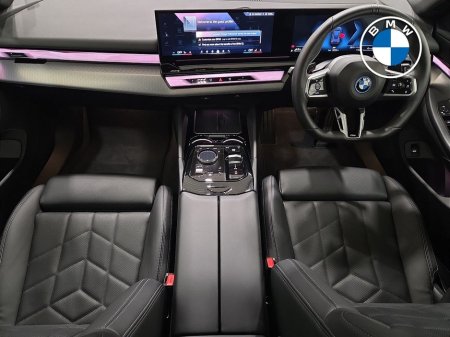 2025 BMW 5 Series 530 E M Sport Auto 530 e M Sport 530 e eDrive 22.1 kWh PHEV 299 184BHP /135 kw Auto Start/Stop thumbnail