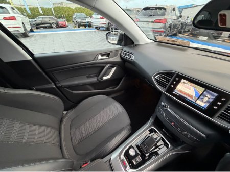 2019 Peugeot 308 ALLURE - 1.5 DIESEL - AUTO - 12M WARRANTY - CAR: 1755 €15,950 thumbnail