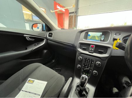 2015 Volvo V40 - thumbnail 14