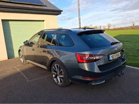 2018 Skoda Superb - thumbnail 2