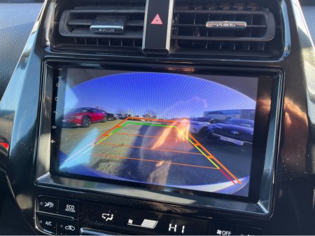 2019 Toyota Prius - thumbnail 16