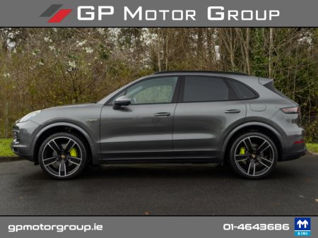 2022 Porsche Cayenne S V6 E-HYBRID *1 YEAR WARRANTY €73,900