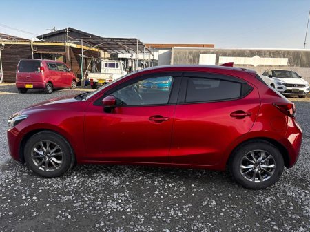 2017 Mazda Demio - thumbnail 3