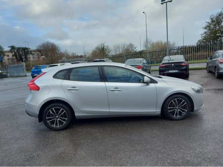 2017 Volvo V40 D2 MOMENTUM ED 5DR €14,950