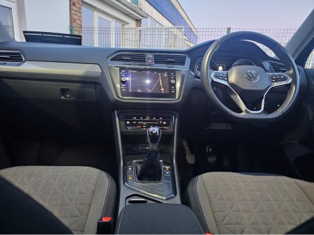 2023 Volkswagen Tiguan - thumbnail 11