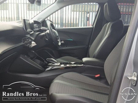 2022 Peugeot 2008 - thumbnail 11