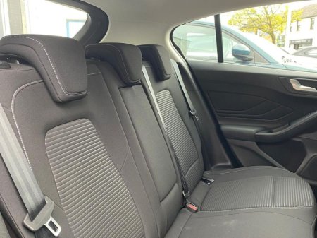 2021 Ford Focus - thumbnail 35