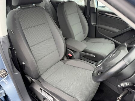 2012 Volkswagen Golf - thumbnail 10