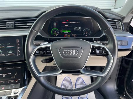 2021 Audi e-tron 50 QUATTRO // SERVICE HISTORY // RS-PERFORMANCE PACKAGE // APPLE CARPLAY / ANDROID AUTO €29,900