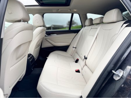2019 BMW 5 Series 520D TOURING * PANROOF * 3D CAMERA PACK * €24,950 thumbnail