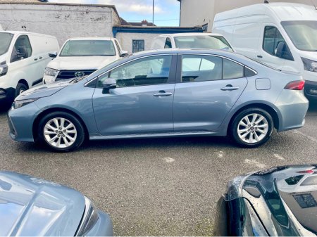2023 Toyota Corolla LUNA SALOON 4DR AUTO 1.8 PETROL/ELECTRIC SELF CHARGING HYBRID €21,950 thumbnail