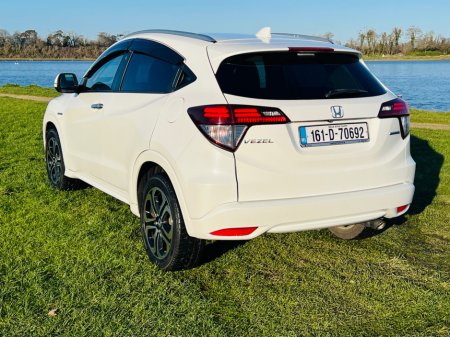 2016 Honda Vezel DAA-RU3 €16,950 thumbnail