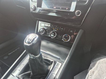 2017 Skoda Superb - thumbnail 16