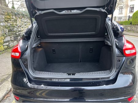 2017 Ford Focus - thumbnail 7