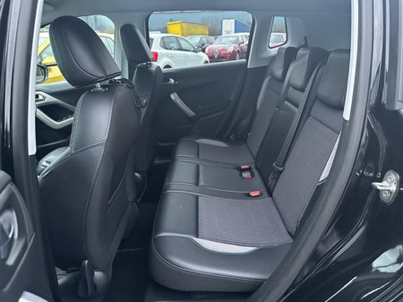 2016 Peugeot 2008 1.2 Petrol Compact SUV Automatic 2016 (1880) €9,995 thumbnail