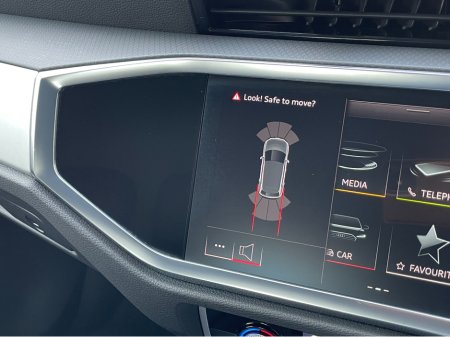 2024 Audi Q3 35 TDI 150HP S-TRONIC SE AUTO €41,995 thumbnail