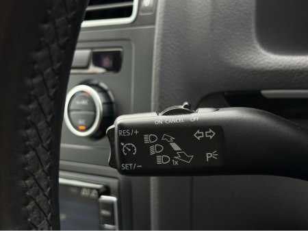 2015 Volkswagen Touran ( 152 REG ) HIGHLINE EDITION 7 SEATER * ALCANTARA SEATS * REVERSING CAMERA * SIMI DEALER - SPECIALISING IN IMPORTS OF JAP AUTOMATIC HI SPEC BLUEMOTION // LARGE TOUCH SCREEN // €15,450 thumbnail