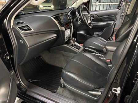 2021 Mitsubishi L200  €29,950 thumbnail